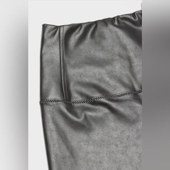 Wilfred Free Daria Pant. High-waisted black UnReal Leather leggings. Size L - Picture 6 of 12